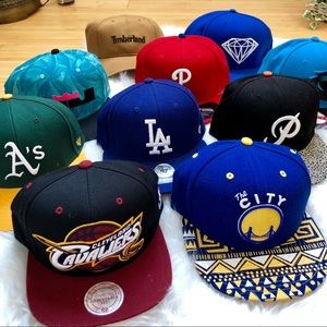 SNAP BACK’S COLLECTION! 🧢